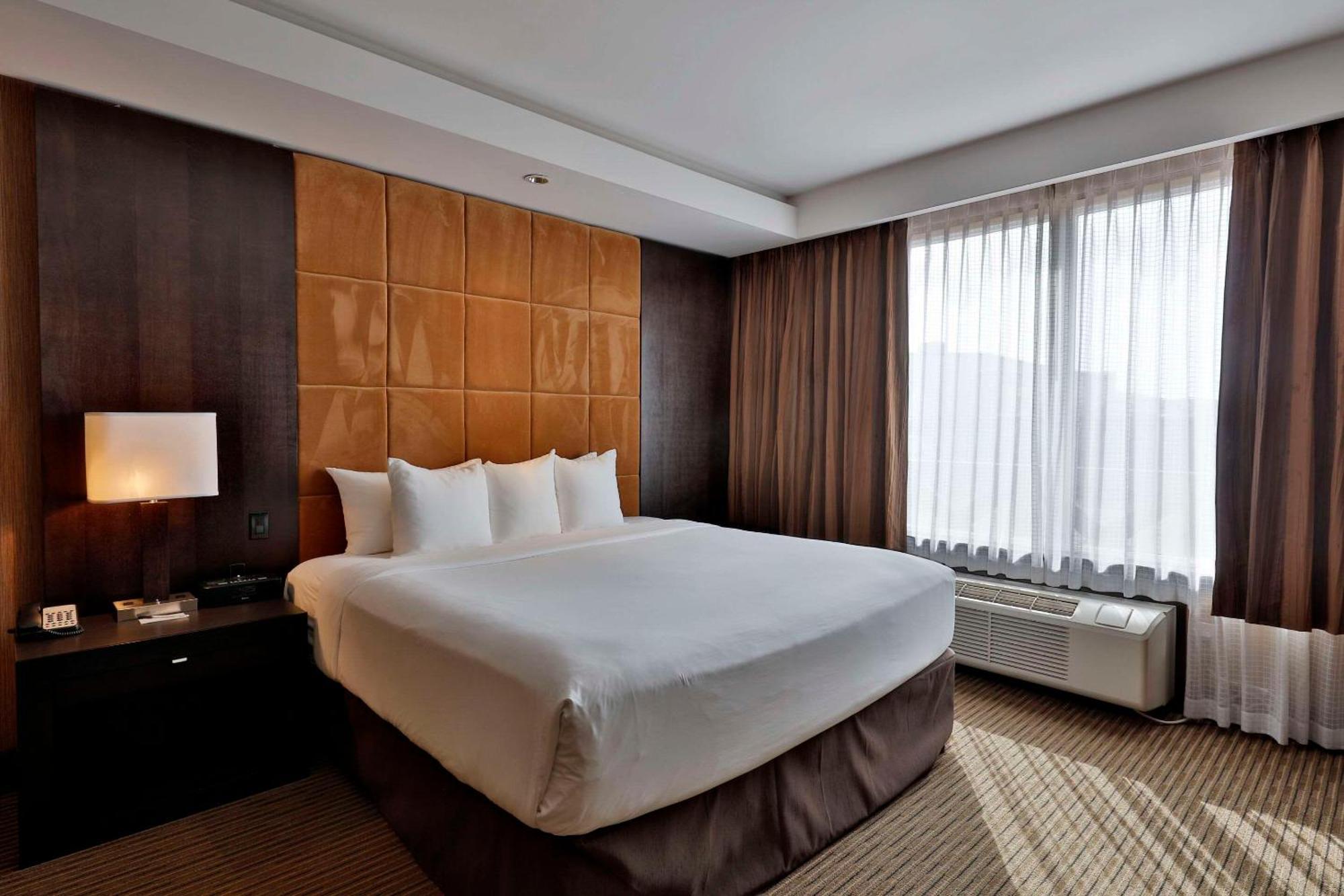 Edmonton Hotel & Convention Center Edmonton Ngoại thất bức ảnh