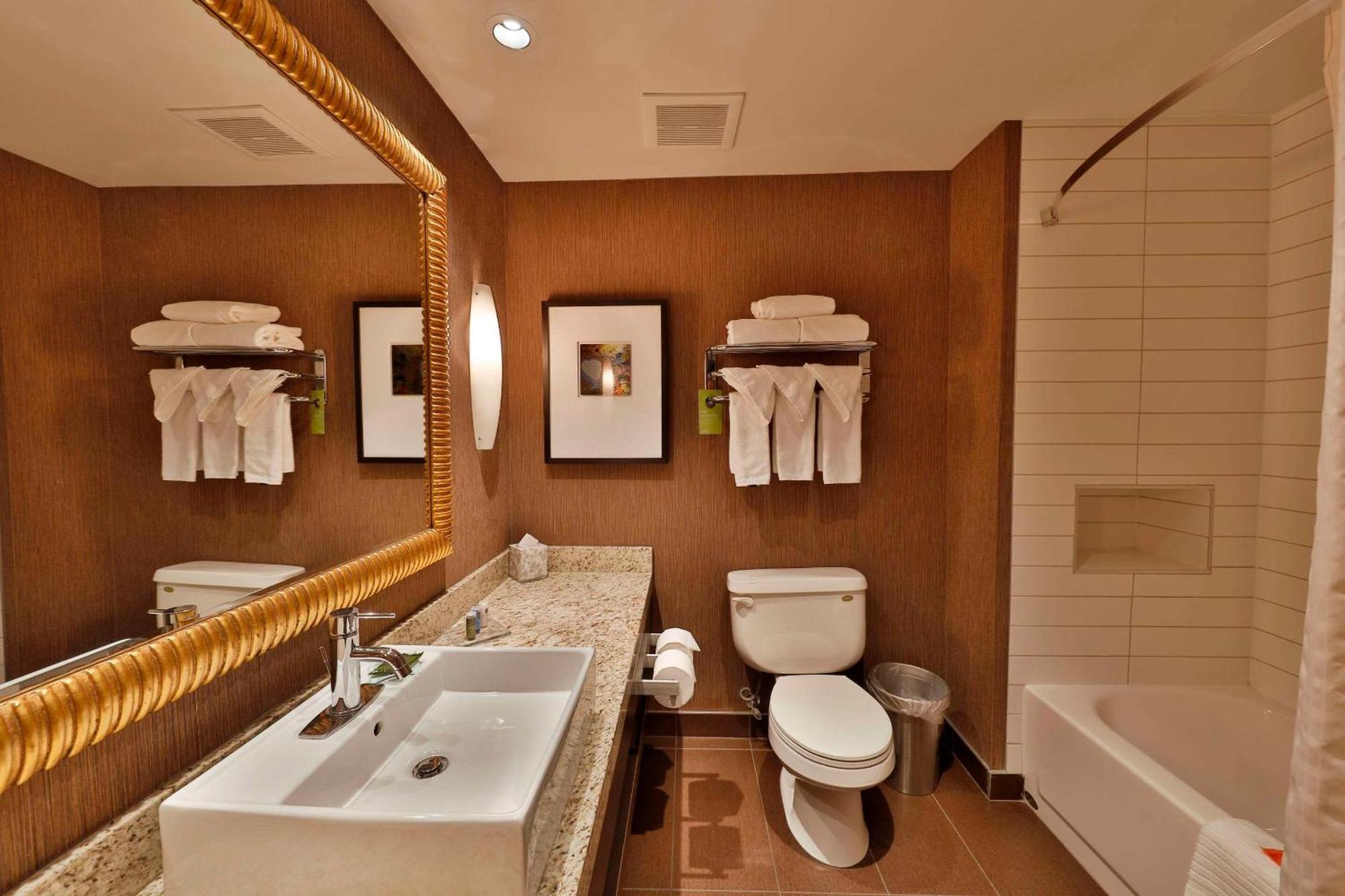 Edmonton Hotel & Convention Center Edmonton Ngoại thất bức ảnh