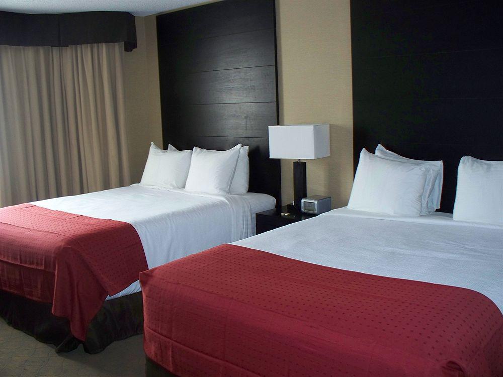 Edmonton Hotel & Convention Center Edmonton Phòng bức ảnh